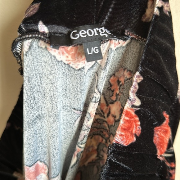 Velvet Floral Skirt with Ruffle - Picture 3 of 4